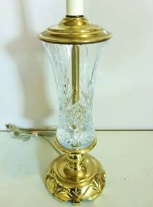 lot 13 image: Vintage High Quality Stiffel Very Heavy Brass & Hand Cut Crystal Lamp With Torch Finial - Great Condition With Very Little Patina For Age - See Close Up Pictures