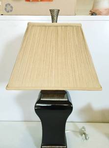 lot 33 image: High Quality Heavy Large Table Lamp With Gold Silver Sheen Pleated Fabric Shade - Excellent Condition