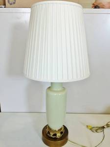 lot 16 image: Stunning Vintage Ornate Brass & Pale Green Porcelain Glass Table Lamp With Cut Crystal Finial & Pleated Shade - Great Working Condition
