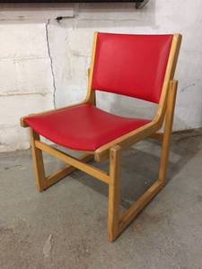 lot 6 image: VINTAGE HENDERSON OF CANADA BENTWOOD & RED LEATHER  SIDE CHAIR - GREAT CONDITION FOR AGE - NO TEARS