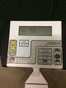 lot 14 image: Scale