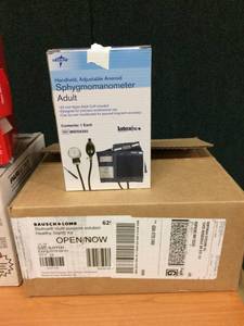 lot 33 image: MISCELLANEOUS MEDICAL ITEMS - SOME NEW IN BOX