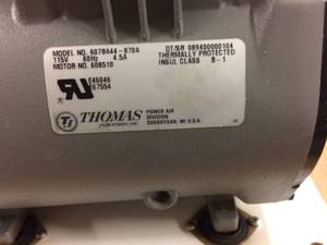 lot 47 image: THOMAS INDUSTRIES VACUUM PUMP COMPRESSOR - EXCELLENT WORKING CONDITION WHEN REMOVED