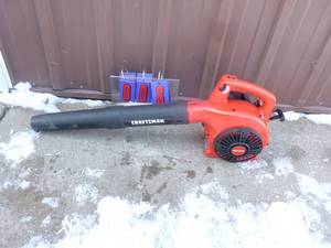 Craftsman 2 cycle leaf blower. Nearly new condition. Tested & works. As shown.