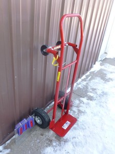 4 wheel cart. Needs tube in one tire. Looks new. As shown.