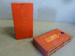 Vintage Emergency Reflector Sets