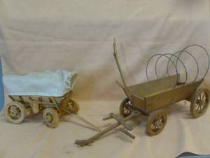 Vintage Covered Wagon Decor
