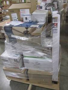 lot 49 image: WHOLESALE MIXED PALLET OF RETURNS - LIGHTING AND CEILING FANS