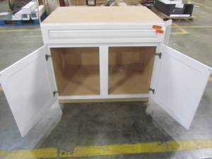 lot 94 image: Diamond NOW KraftMaid 38 x34.5 x 27.0 Antique Door and Drawer Base Costum Cabinet 36 B36