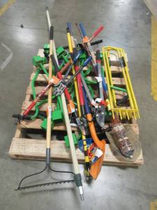 lot 262 image: Wholesale Pallet of Yard Hand Tools and More