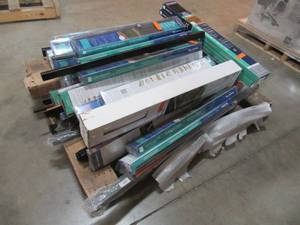 lot 280 image: WHOLESALE MIXED PALLET - MISCELLANEOUS ROUND AND SQUARE FENCING BALUSTERS (BLACK, Mainly 26 and 32) AND MORE