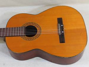 lot 7 image: Encore 577 Classical Acoustic Guitar in Gig Bag