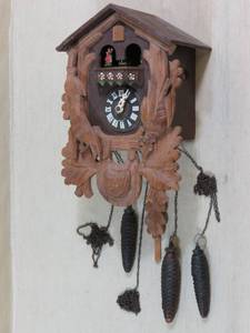 lot 9 image: Vintage German Movement Cuckoo Clock