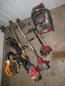 lot 65 image: BROKEN Gas Items