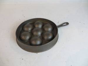 Cast Iron Dumpling Pan