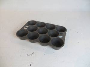 VINTAGE Griswold Wagner Ware Cast Iron Muffin Pan