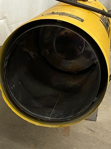 lot 9 image: Master 375,000-BTU Heater