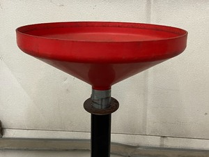 lot 23 image: 5-Gallon Automotive Waste-Oil Drain