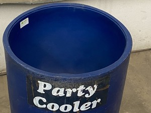 lot 17 image: Party-Rental Can Cooler