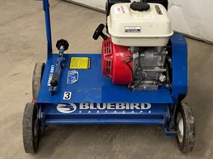 lot 5 image: Bluebird Lawn Comber  De-Thatcher