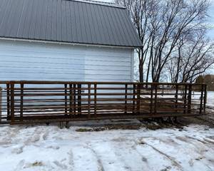 lot 1 image: 24 Free Standing Fence Panels (Qty 4)