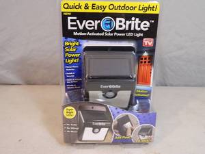 New Ever Brite Motion Activated Solar Powered LED Light