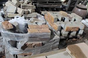 Lot of (Approximately 30) Landscape Stones 18x14x6in.