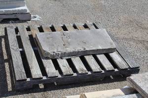 Lot of (1) Flats 32x17x2in.