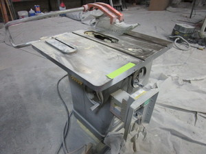 lot 114 image: DELTA UNISAW TABLE SAW