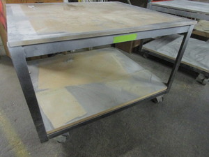 lot 130 image: ROLLING WORK TABLE