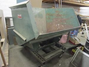 lot 150 image: ROURA HOPPER ROLLING STEEL DUMPSTER