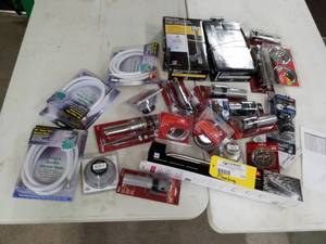 lot 119 image: Lot of New Plumbing Supplies