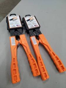 lot 124 image: Lot of (2) New SharkBite PEX Crimp Tool 38in., 12in.,  34in., 1in. Copper Rings 23100