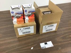 lot 35 image: Lot Of 12 General Electric Decorative G-25 Light Bulbs