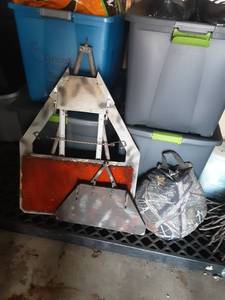 lot 10 image: Tree Stand, Seat Cushion