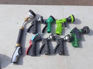 lot 31 image: 7-Garden Hose Sprayers