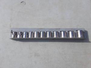 lot 40 image: Craftsman 38 Metric Socket Set 11 Pieces