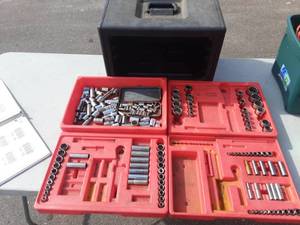 lot 42 image: Craftsman 14, 38,12 Sockets With 4 Drawer Tool Box