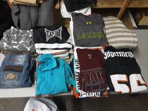 lot 55 image: Large Lot Of Mens Clothing-Hoodies, Pants, Shorts LXL (32&34)