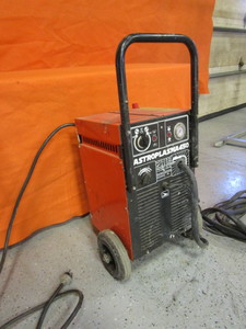 lot 35 image: Plasma Cutter