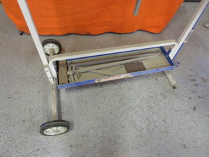 lot 37 image: Auto Body Rotating Stand
