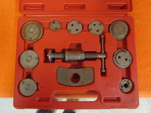 lot 46 image: (New) Strut Compressor & Brake PadCaliper Service Tools