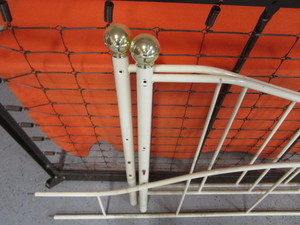 lot 79 image: Day Bed