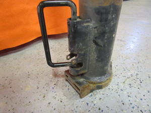 lot 16 image: Gooseneck Hitch