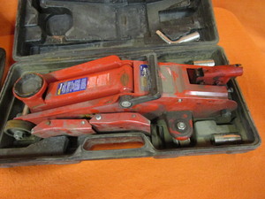 lot 24 image: Jack, Welding Helmet, Safety Cones