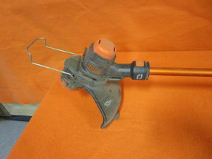 lot 86 image: 60v Black & Decker Weed Trimmer