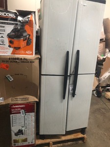 lot 23 image: Pallet of branded outdoor and shop tools original customer returns