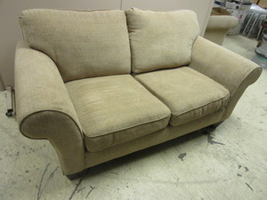 lot 403 image: LOVE SEAT SOFA