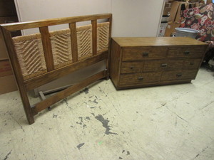 lot 408 image: DREXEL HERITAGE WOODBRIAR DRESSER AND FULLQUEEN HEADBOARD