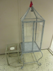 lot 423 image: DECORATIVE GLASS CASE WITH METAL FRAME ON MATCHING TABLE, ACCENT TABLE